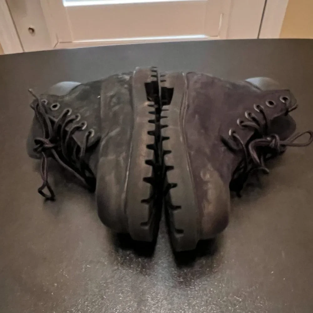 Timberland size 9 black boots